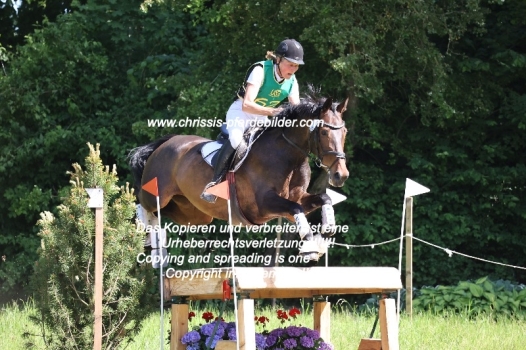 Preview martina toedt mit chicca sun IMG_0315.jpg